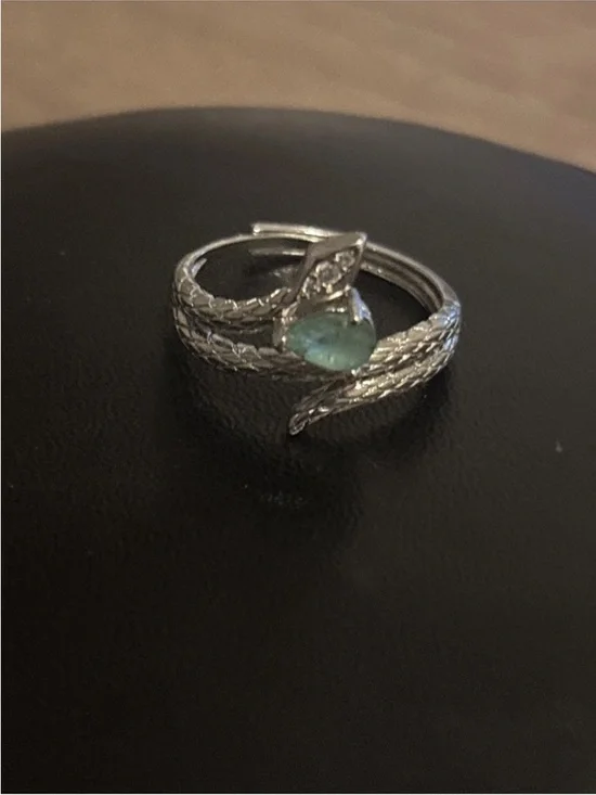 White Gold Plated Snake Wrap Ring Green Gemstone Adjustable Statement Ring - Picture 6 of 9